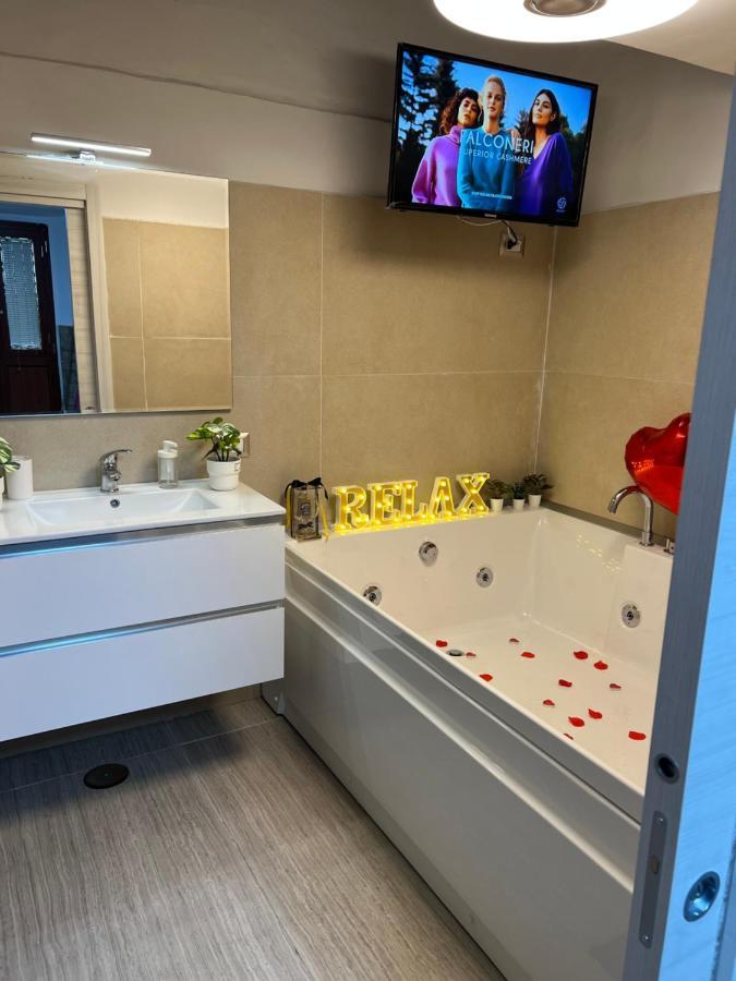 Petite Suite Naples Exterior photo