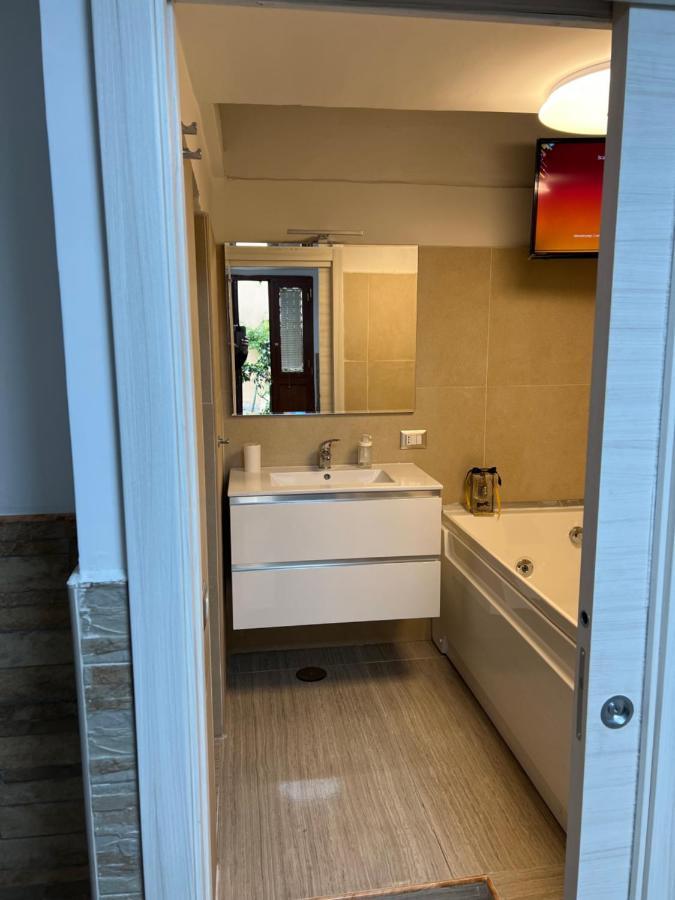 Petite Suite Naples Exterior photo